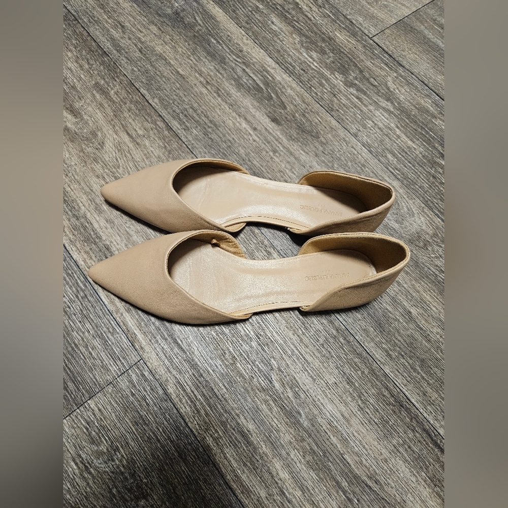 Banana Republic Nude/Tan Pointed-Toe D'Orsay Flats - Picture 2 of 6
